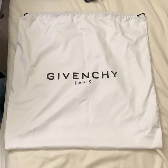 dust bag givenchy